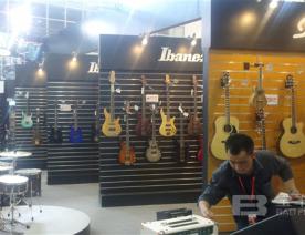 特装捏胸吻胸添奶头GIF动态图